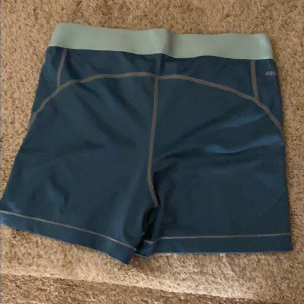 Spandex - Picture 3 of 3